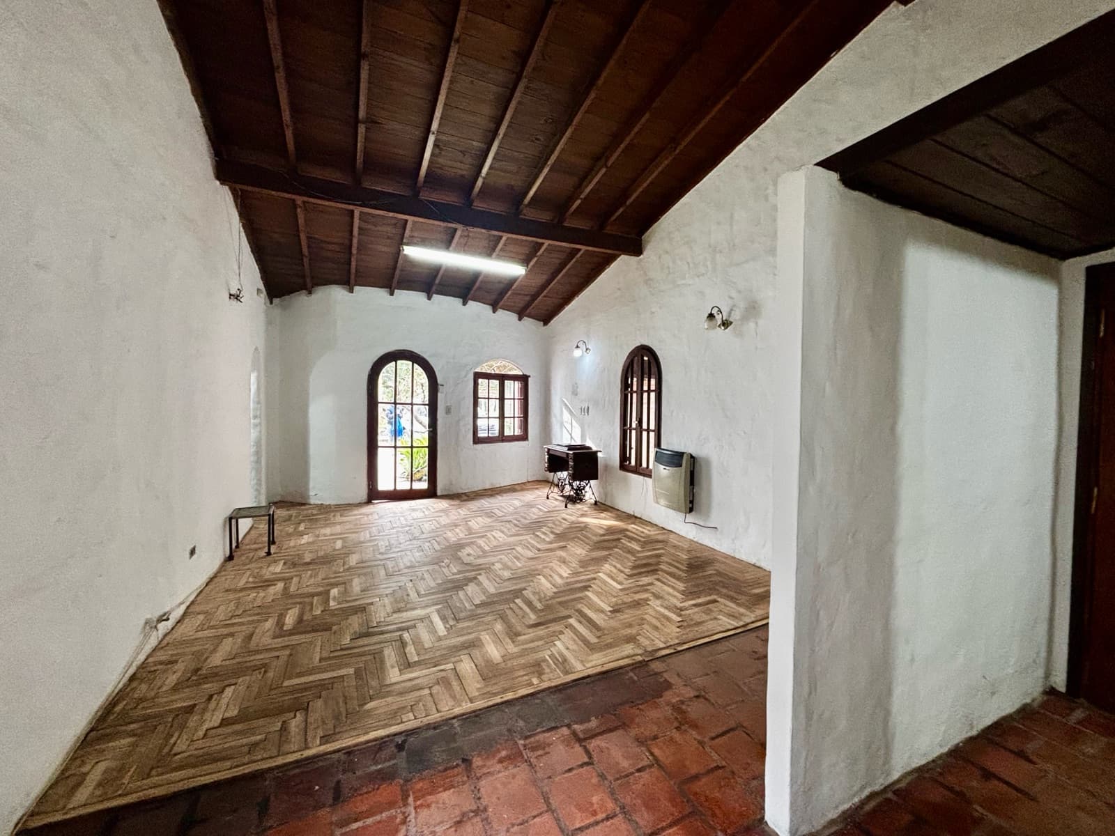 CASA 3 AMBIENTES USO PROFESIONAL en PARQUE CAMET - Imagen 2